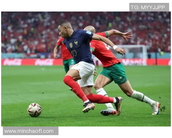 以足球球星个人标志为核心探索体育与商业价值结合路径 以足球球星个人标志为核心探索体育与商业价值结合路径