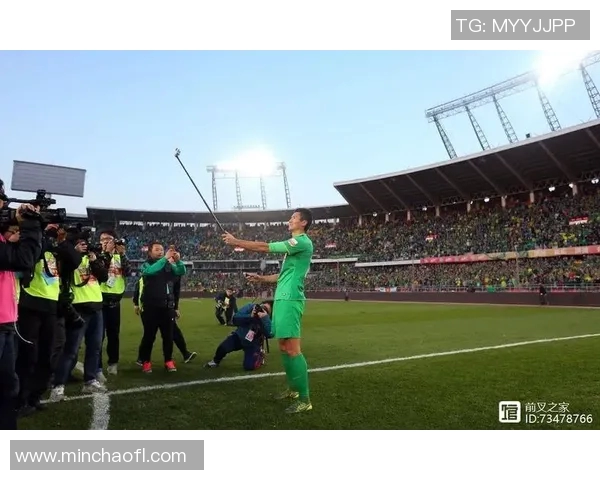 瘦球星崛起 足球场上的细身力量与技艺之美 瘦球星崛起 足球场上的细身力量与技艺之美