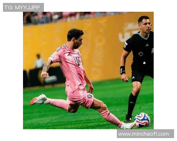 足球巨星耀眼瞬间闪耀全场 足球巨星耀眼瞬间闪耀全场