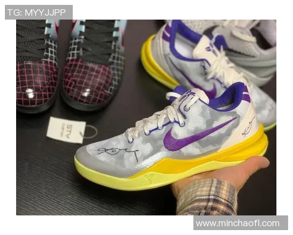 足球球星常穿的运动鞋款及其品牌解析,助你了解职业球员的选择标准 足球球星常穿的运动鞋款及其品牌解析,助你了解职业球员的选择标准